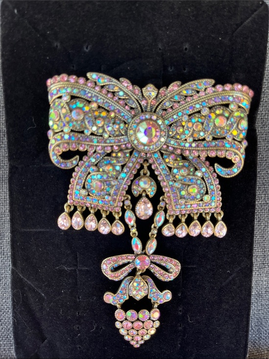 HEIDI DAUS Jewelry - 🎀💕🌸NIB HEIDI DAUS Aurora B Crystal Bow  Brooch - Pink Multicolor Sparkle🎀